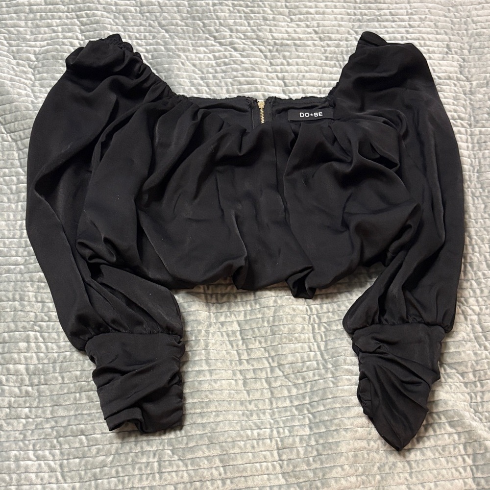 DO+BE Elegant Black Ruched Sleeve Top